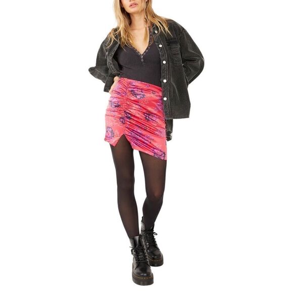 NWT Free People Avas Print Miniskirt in Deep Magenta Combo - Picture 8 of 16